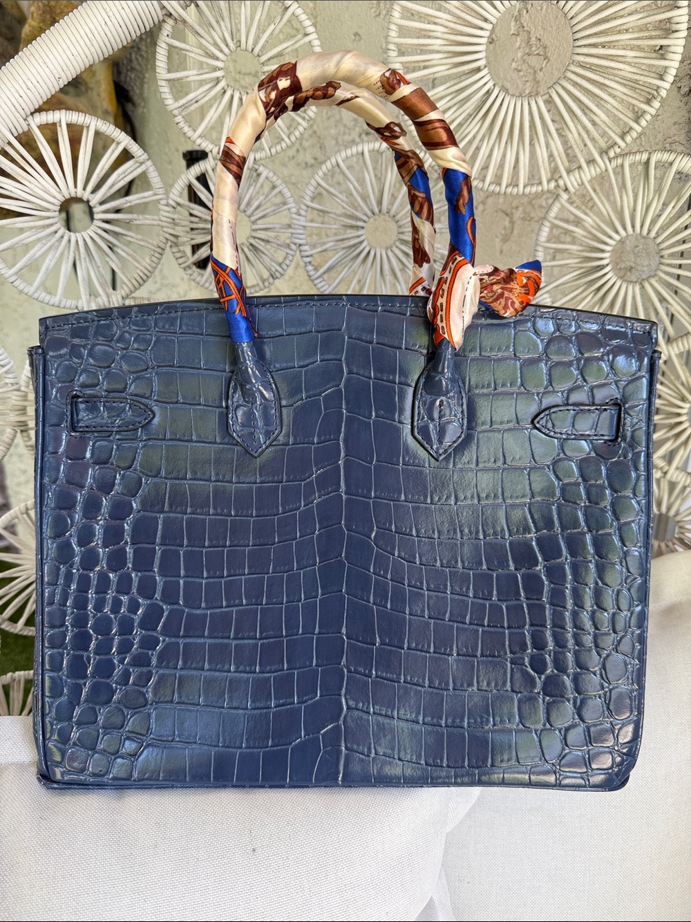 Ainifeel Structured Navy Croc-Embossed Tote with Gold Hardware Size 30 - Picture 3 of 13